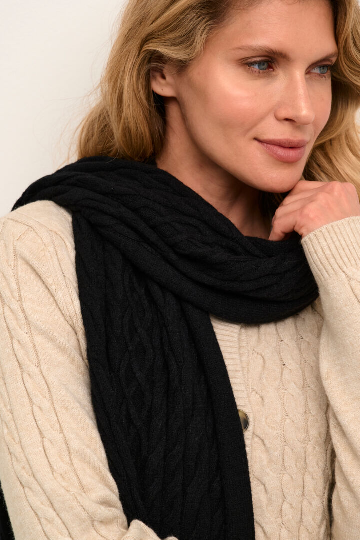 CRDela Cabel Knit Scarf