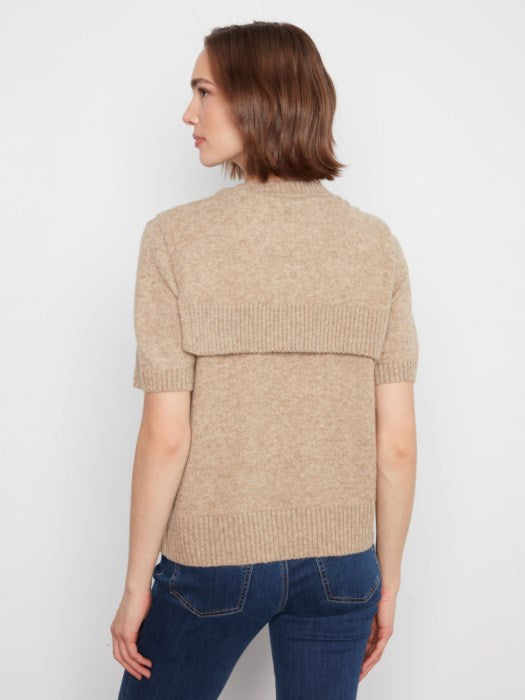 Pull à manches courtes avec un détail de manches