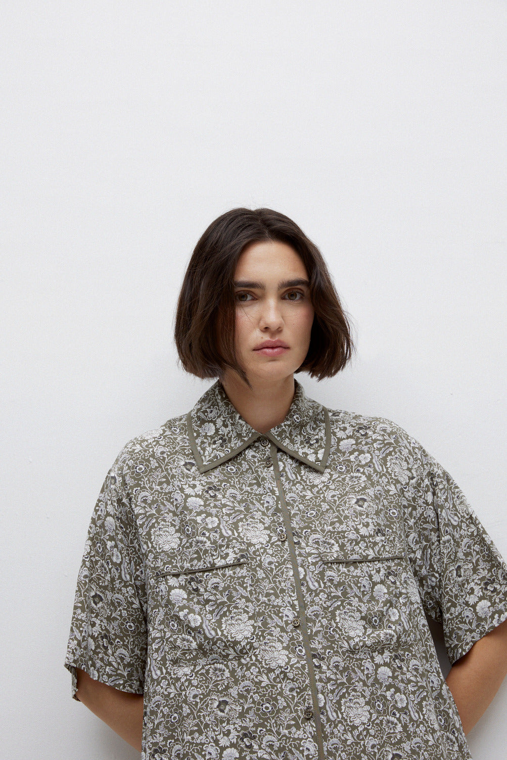 Chemise imprimée avec détails sur les coutures YERSE