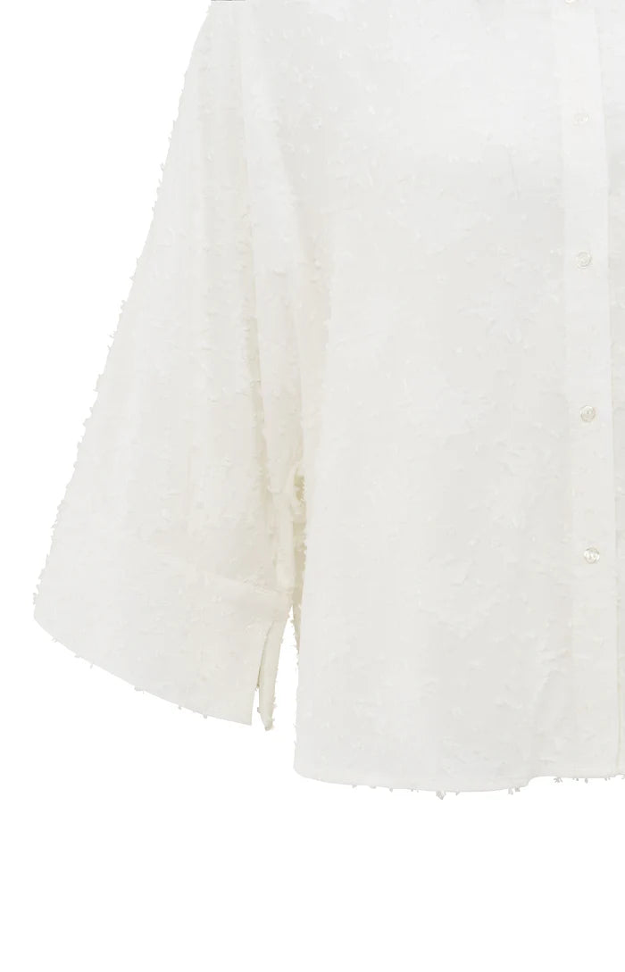 Chemise aérée courte avec détails de coutures YAYA