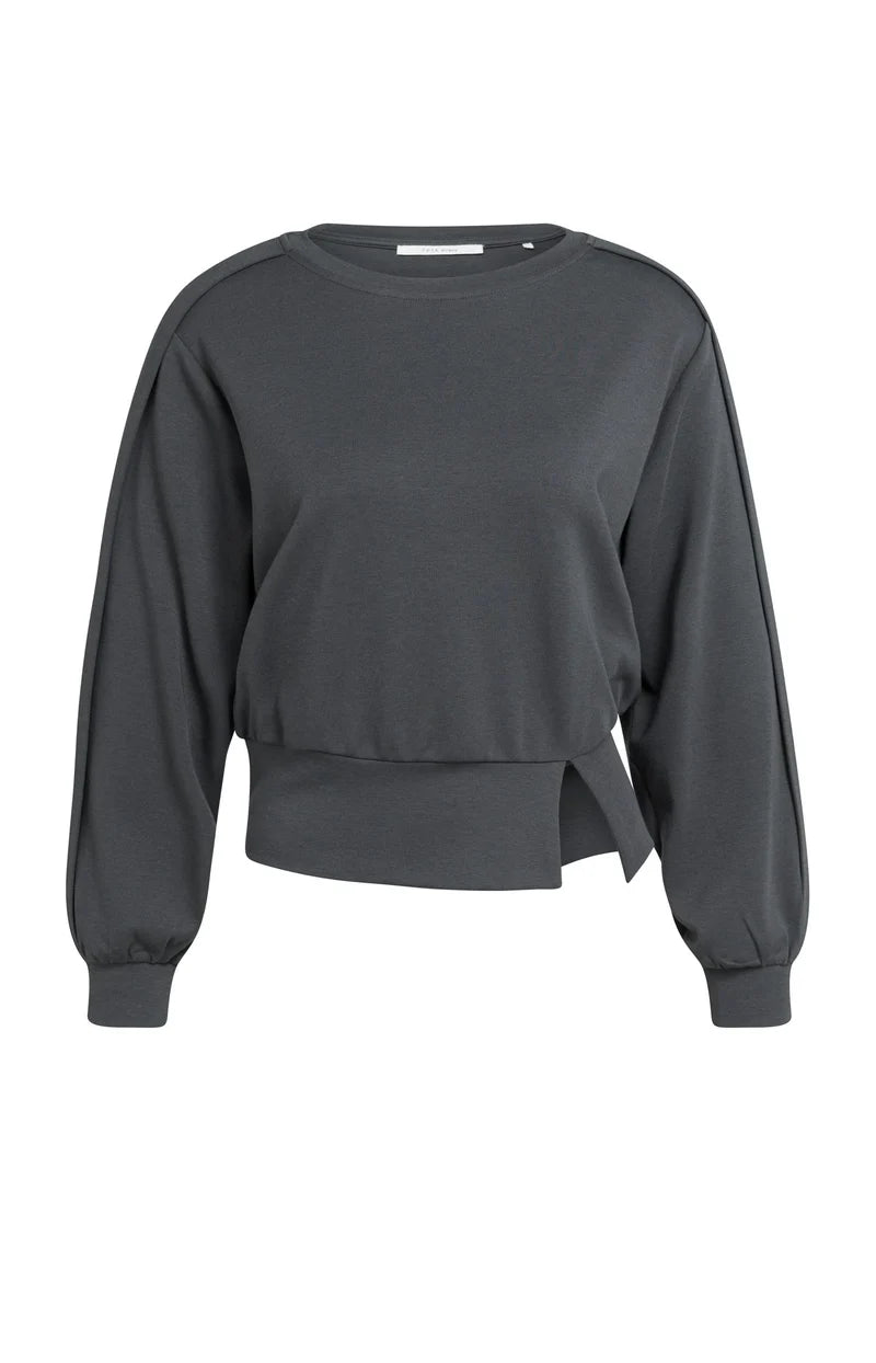 Pull léger avec ceinture et détails plissés