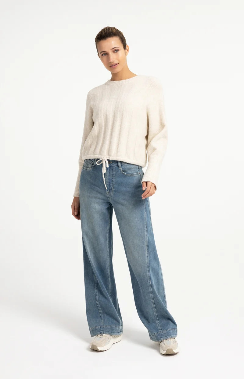 Pull avec manches chauve-souris et cordon de serrage