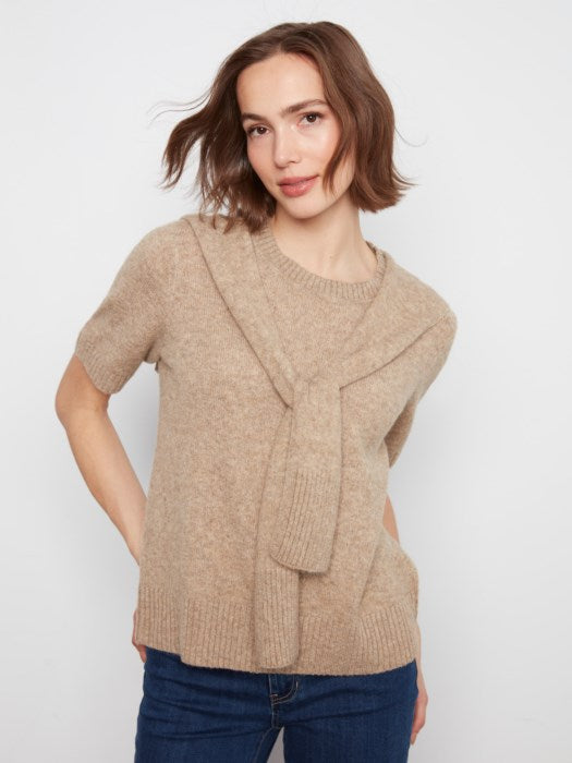 Pull à manches courtes avec un détail de manches