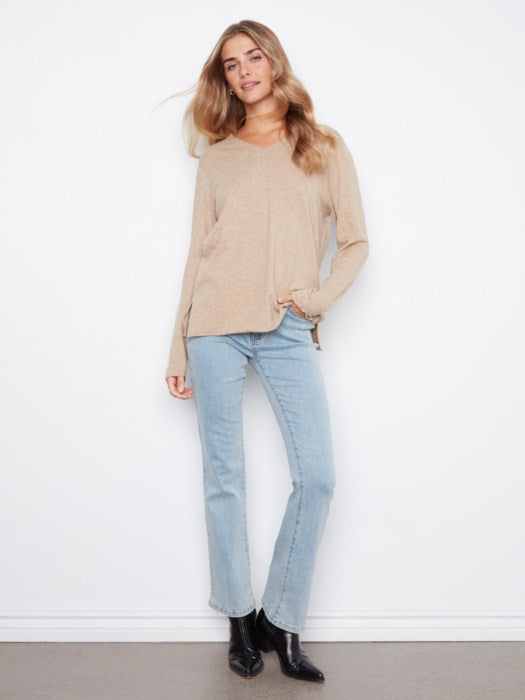 Pull basique à col en V