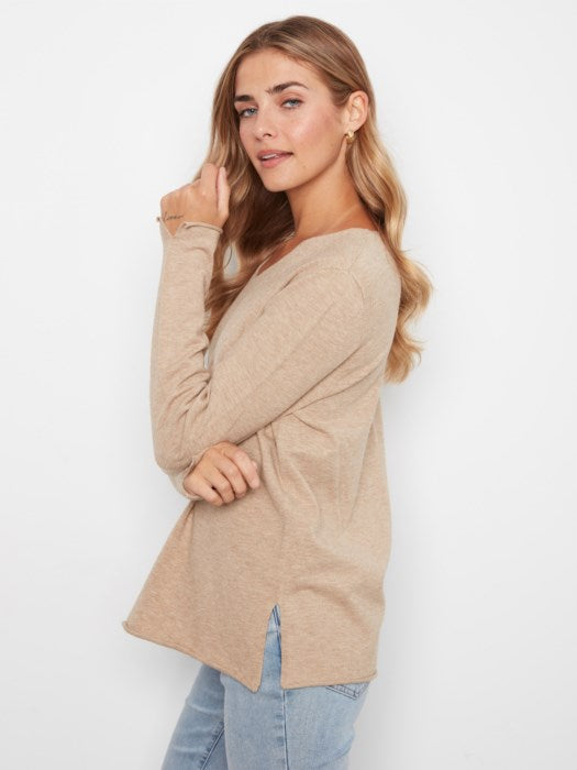 Pull basique à col en V