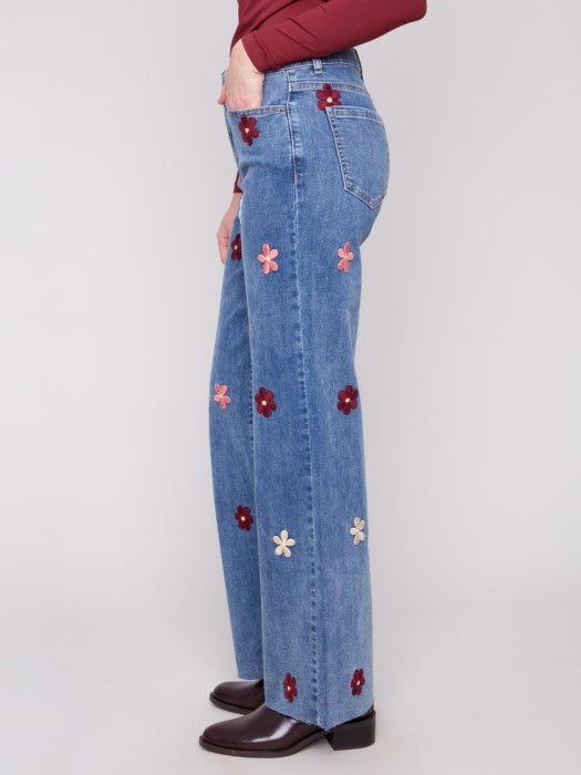 Jeans larges avec des patchs de fleurs CHARLIE B