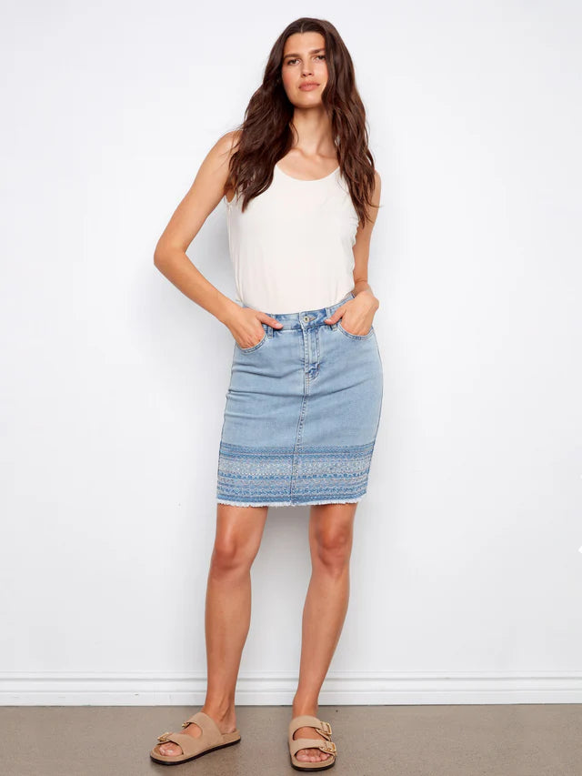 Jupe-short en denim à ourlet brodé