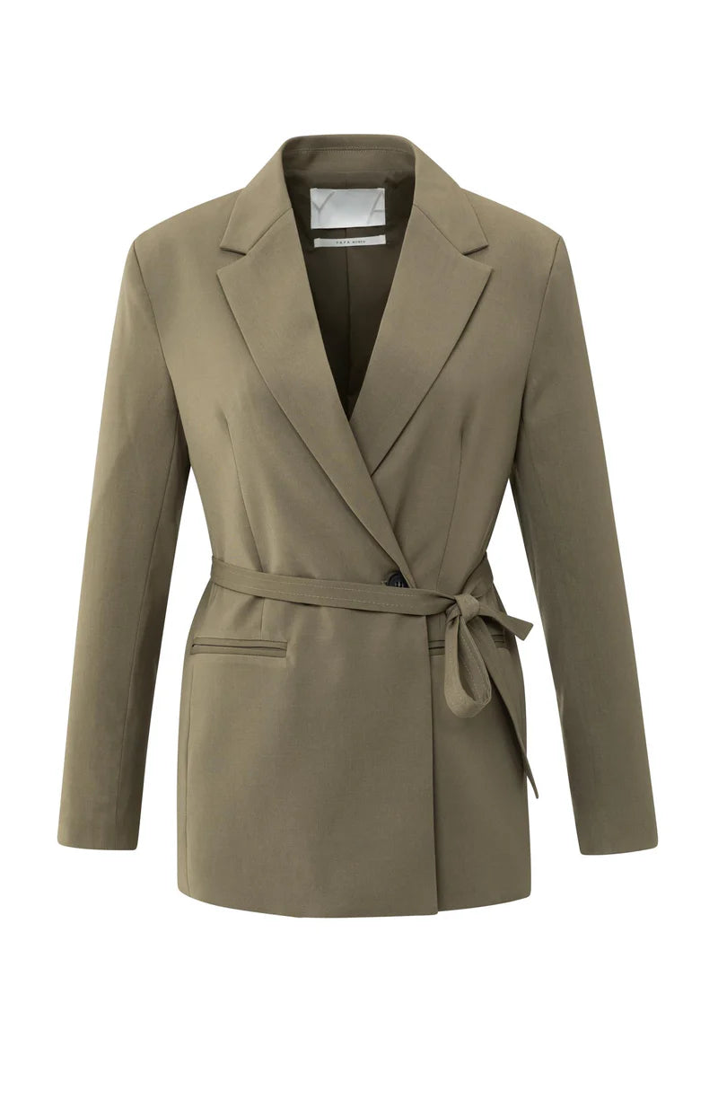 Blazer avec ceinture et fermeture à double boutonnage YAYA