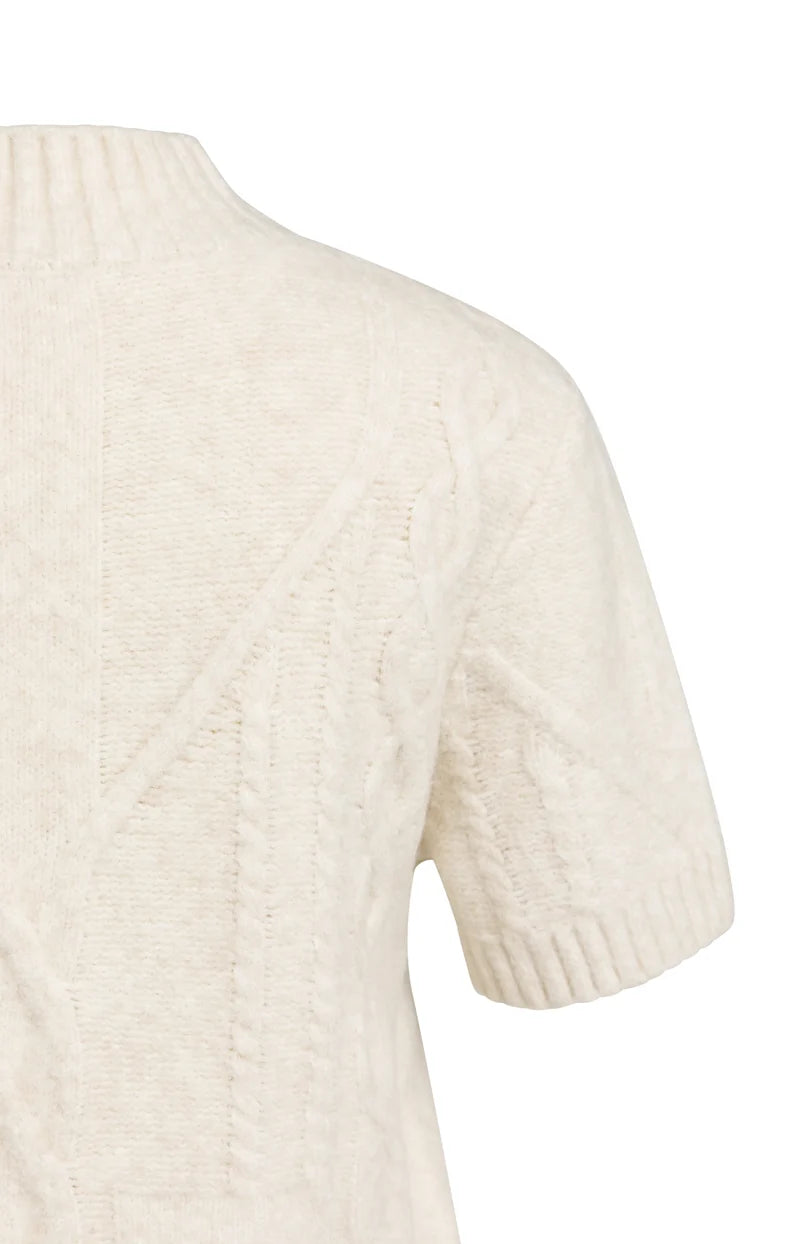 Pull en maille torsadée à manches courtes