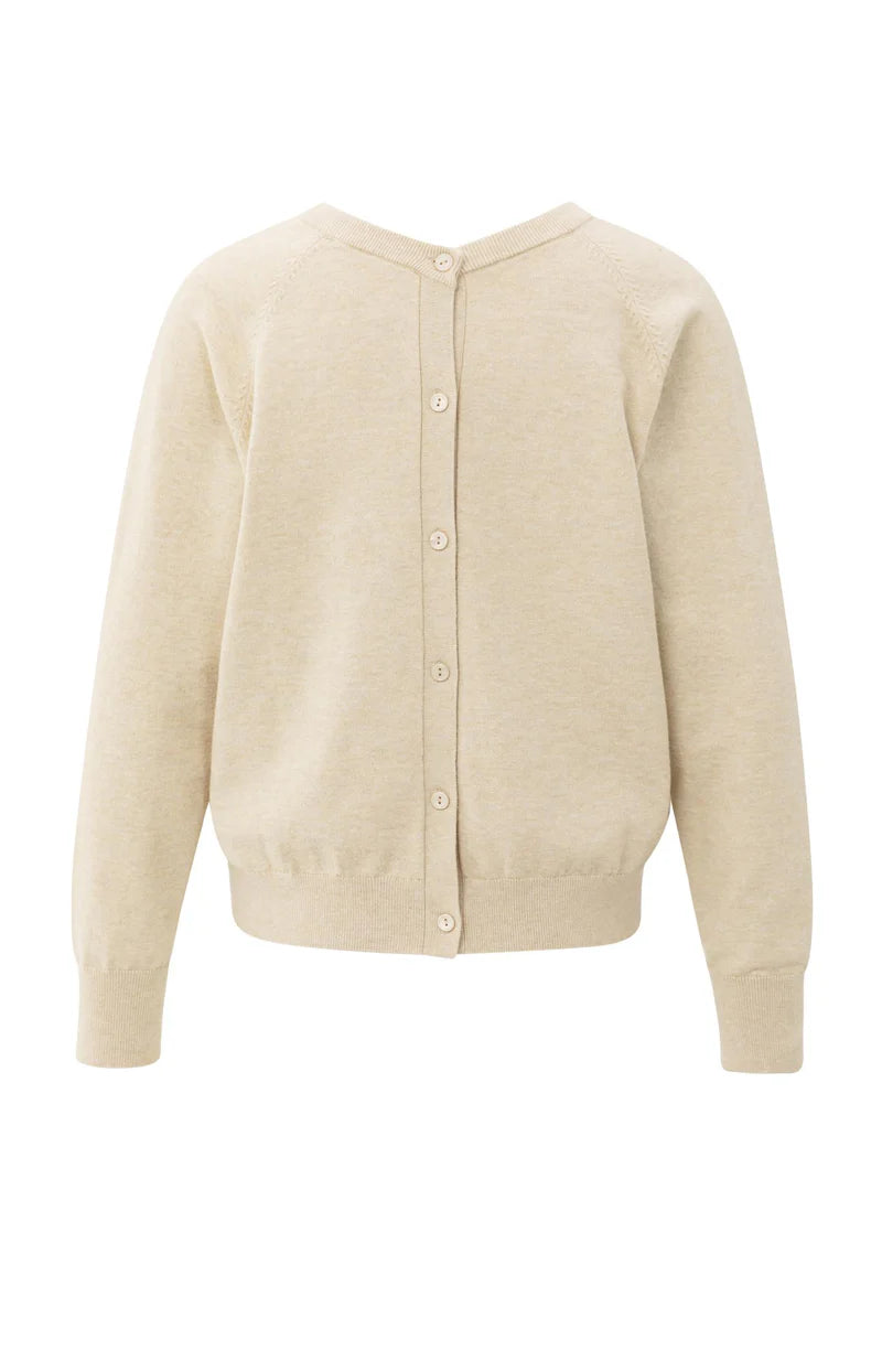 Pull avec double col V et boutons au dos en finition YAYA