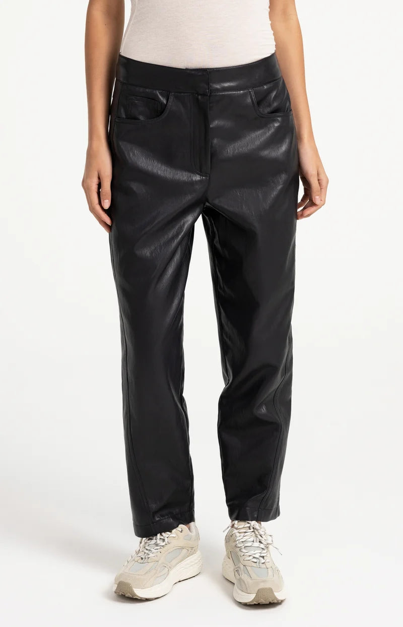 Pantalon coupe carotte en similicuir