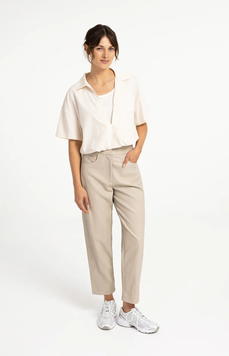 Pantalon coupe carotte en similicuir