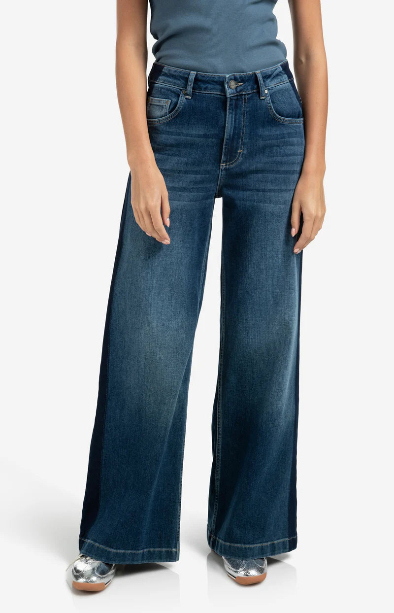 Jean taille haute avec empiècement, coupe large YAYA