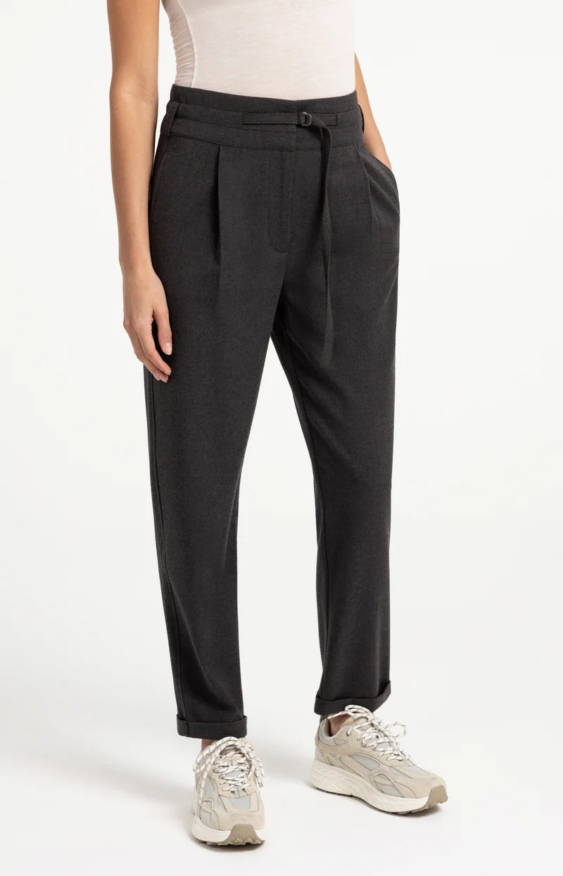 Pantalon taille haute avec ceinture décorative