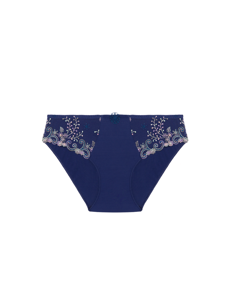 SIMONE PÉRÈLE DELICE Brief