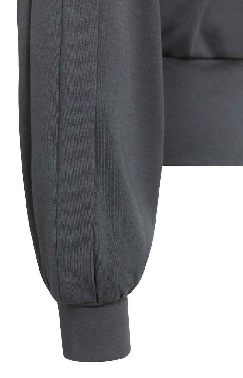 Pull léger avec ceinture et détails plissés